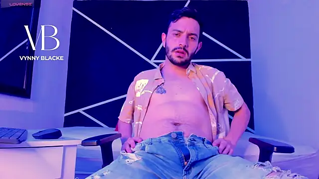 VynnyBlacke  online show from February 10, 4:11 am