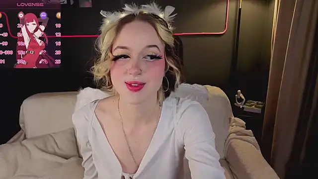 luna son online show from March 22, 9:38 pm