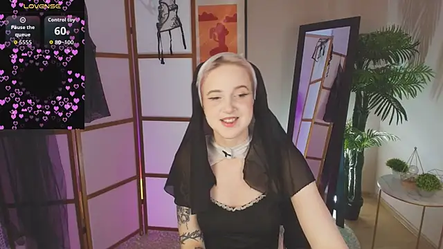 luna son online show from September 28, 10:17 pm