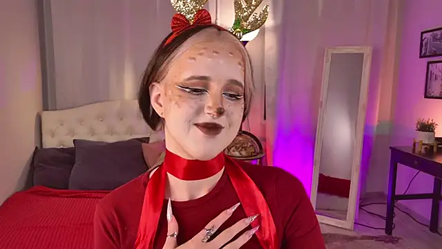 luna son online show from December 15, 9:20 pm