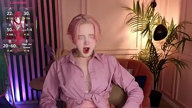 luna son online show from November 13, 9:19 pm