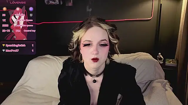 luna son online show from March 24, 9:26 pm