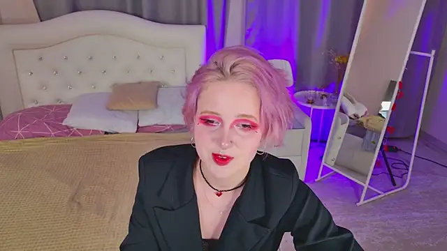 luna son online show from November 20, 6:14 am