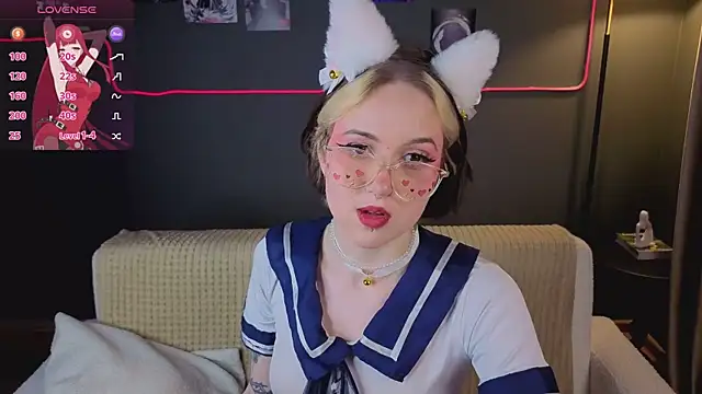 luna son online show from February 28, 11:04 pm