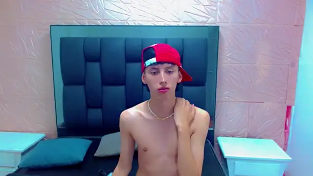 thaigo twink38 online show from February 11, 8:25 am