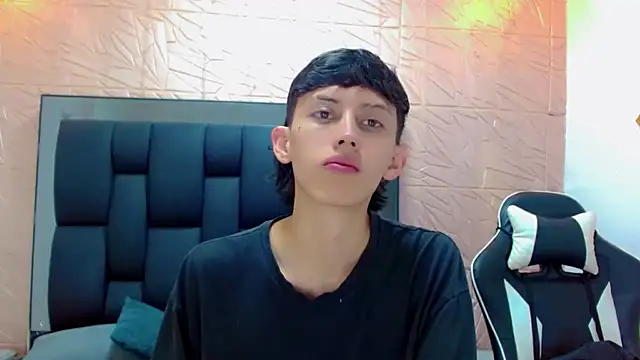 Snapshot of thaigo_twink38 chatting on December 2, 5:09 am thaigo twink38 online show from December 2, 5:09 am