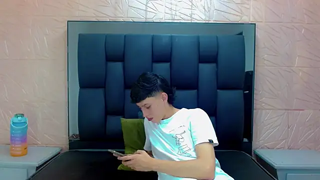 Snapshot of thaigo_twink38 chatting on November 23, 11:59 pm thaigo twink38 online show from November 23, 11:59 pm