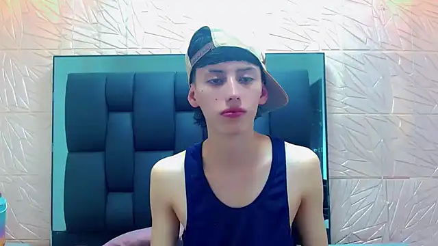 Snapshot of thaigo_twink38 chatting on November 29, 5:40 am thaigo twink38 online show from November 29, 5:40 am