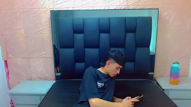 Snapshot of thaigo_twink38 chatting on November 11, 4:29 am thaigo twink38 online show from November 11, 4:29 am