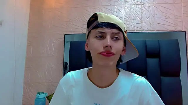 Snapshot of thaigo_twink38 chatting on December 5, 4:44 am thaigo twink38 online show from December 5, 4:44 am