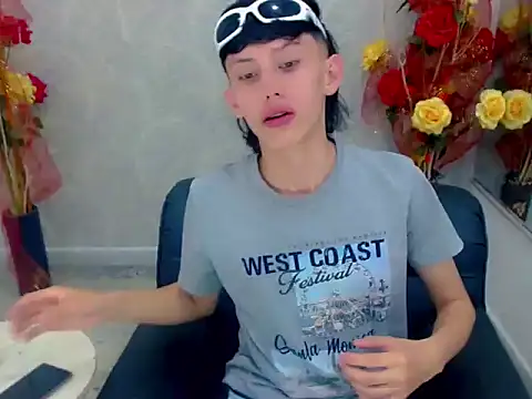 Snapshot of thaigo_twink38 chatting on October 7, 3:29 am thaigo twink38 online show from October 7, 3:29 am