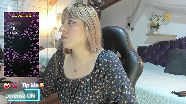 sophialyh 1 online show from February 21, 12:51 pm