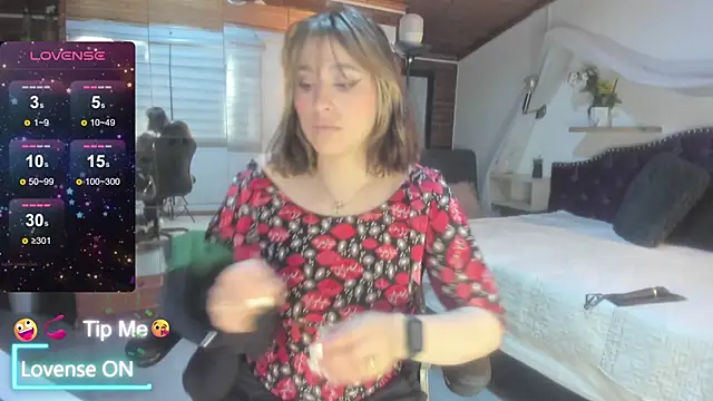 sophialyh 1 online show from May 11, 1:12 pm