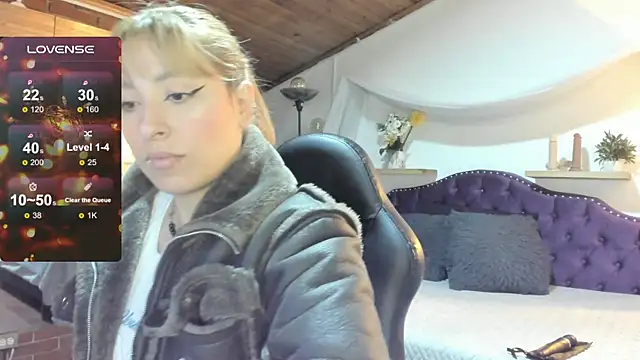 sophialyh 1 online show from December 19, 12:40 pm