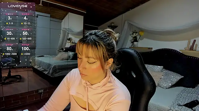 sophialyh 1 online show from November 26, 12:27 pm