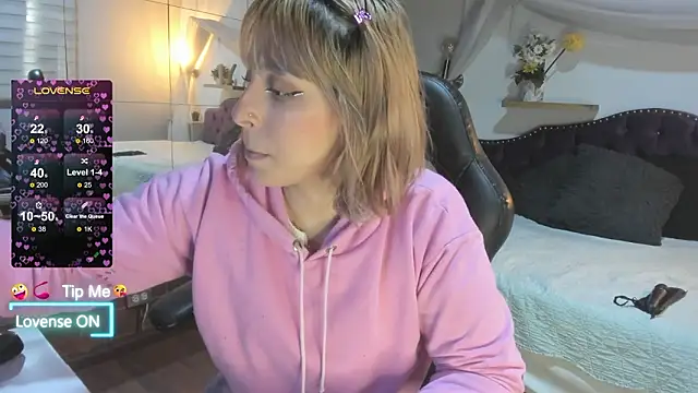 sophialyh 1 online show from February 19, 12:46 pm