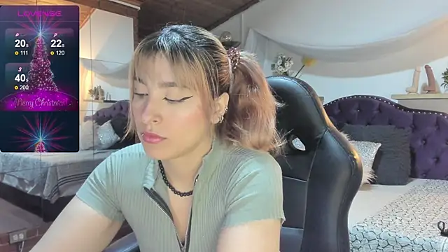 sophialyh 1 online show from December 4, 12:48 pm