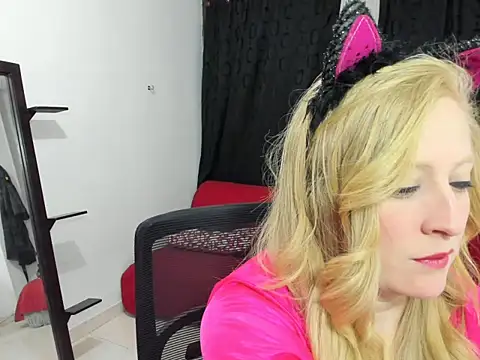 AliceCat 01 online show from January 8, 7:03 am