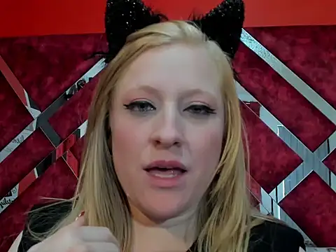 AliceCat 01 online show from December 3, 2:16 pm