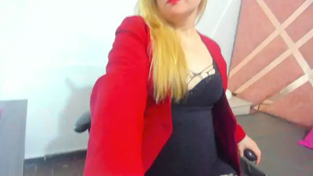 Snapshot of AliceCat_01 chatting on October 1, 3:55 am AliceCat 01 online show from October 1, 3:55 am