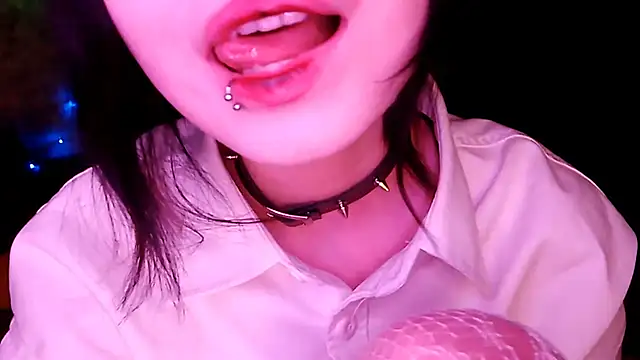 Beeping Creature online show from October 20, 6:08 pm