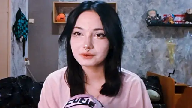 Beeping Creature online show from November 30, 3:24 pm