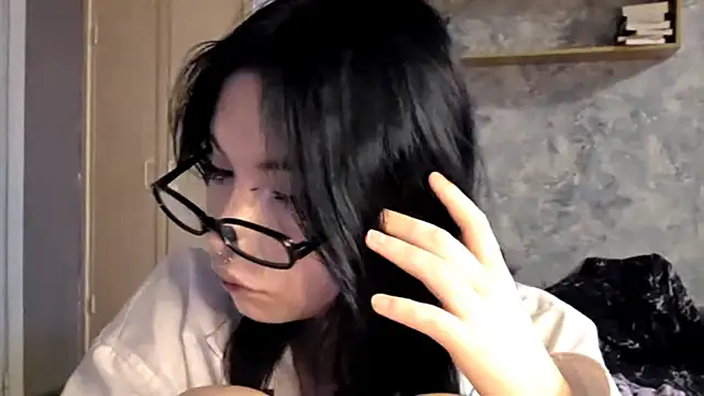 Beeping Creature online show from December 5, 11:20 am