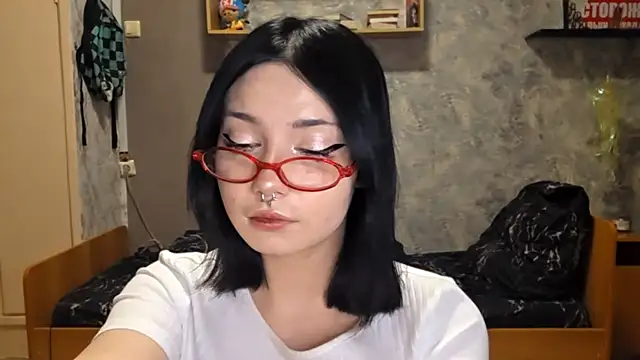 Beeping Creature online show from December 15, 4:24 pm