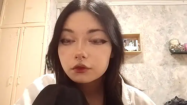 Beeping Creature online show from November 2, 1:05 pm