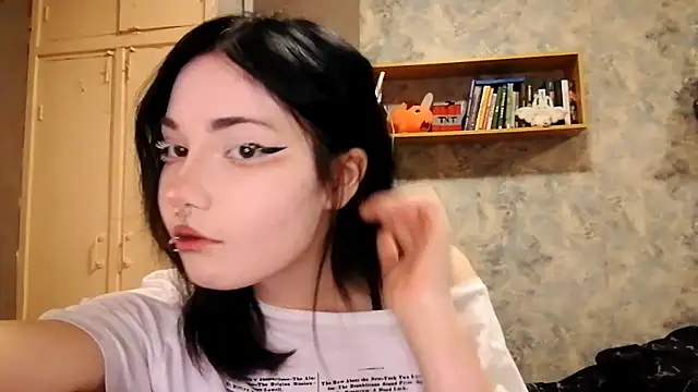 Beeping Creature online show from October 25, 2:28 pm