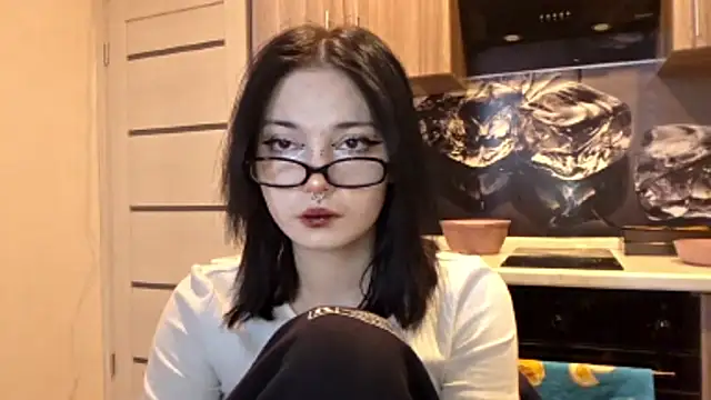 Snapshot of Beeping_Creature chatting on February 25, 1:22 pm Beeping Creature online show from February 25, 1:22 pm