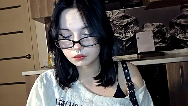 Beeping Creature online show from March 15, 9:16 am