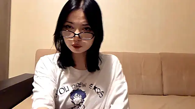 Beeping Creature online show from March 26, 3:21 pm