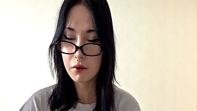 Snapshot of Beeping_Creature chatting on March 4, 10:12 am Beeping Creature online show from March 4, 10:12 am