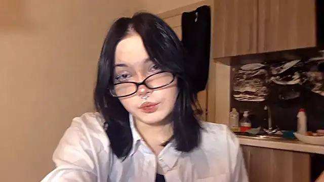 Snapshot of Beeping_Creature chatting on February 14, 5:24 pm Beeping Creature online show from February 14, 5:24 pm