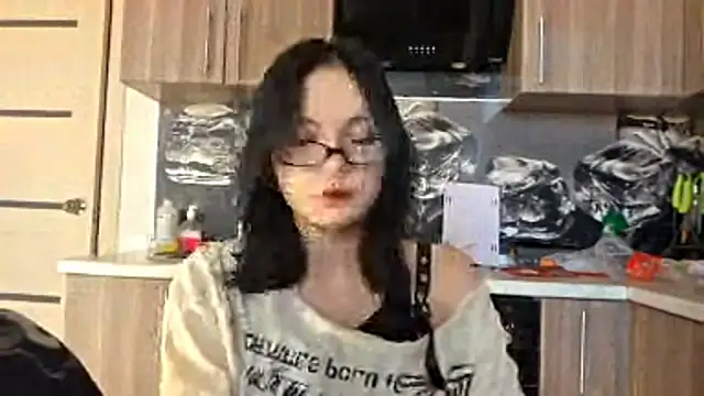 Snapshot of Beeping_Creature chatting on February 19, 7:16 am Beeping Creature online show from February 19, 7:16 am