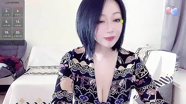 Snapshot of Smile-- chatting on November 1, 2:51 am Smile-- online show from November 1, 2:51 am