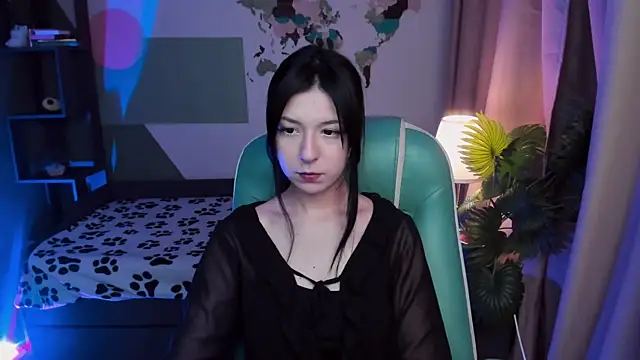 Snapshot of Azaliya_Haze chatting on December 3, 5:19 am Azaliya Haze online show from December 3, 5:19 am