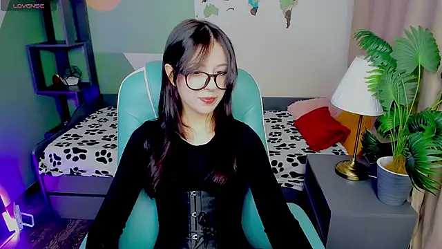 Snapshot of Azaliya_Haze chatting on November 19, 8:20 pm Azaliya Haze online show from November 19, 8:20 pm