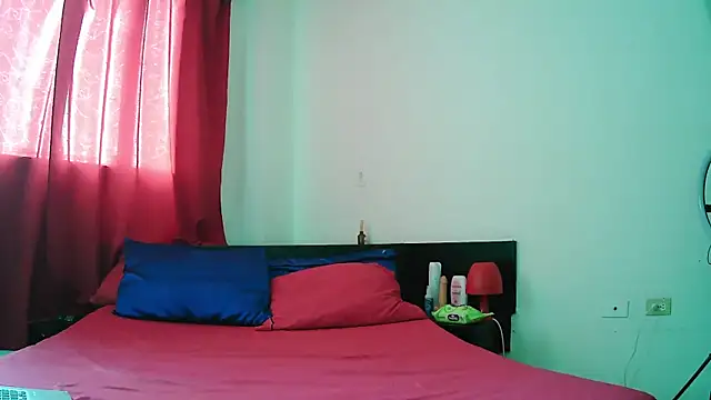 MissAsly online show from December 4, 4:17 pm