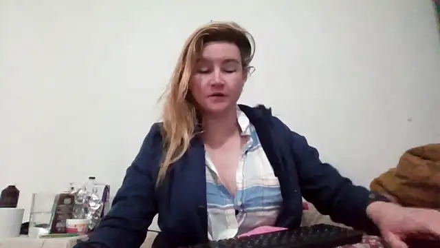 Snapshot of vagimosa chatting on November 17, 7:45 am vagimosa online show from November 17, 7:45 am