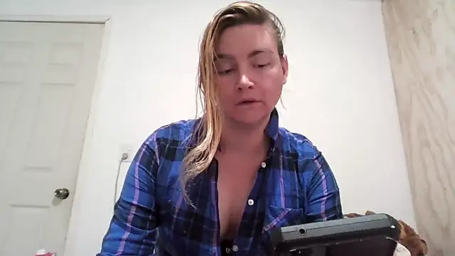 Snapshot of vagimosa chatting on November 8, 4:27 am vagimosa online show from November 8, 4:27 am