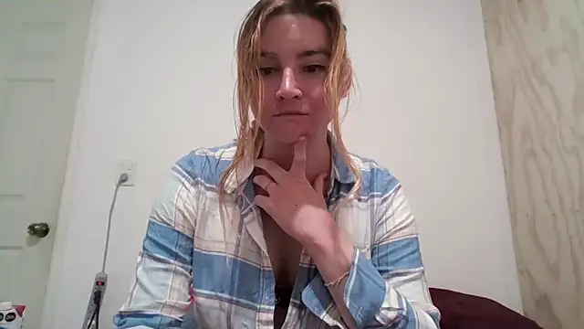 Snapshot of vagimosa chatting on November 6, 3:32 am vagimosa online show from November 6, 3:32 am