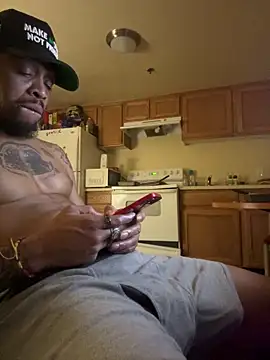 thefreakscomeoutatnight online show from March 6, 8:42 am