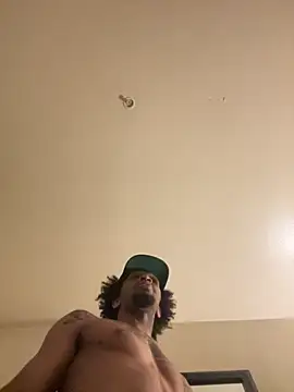 thefreakscomeoutatnight online show from October 16, 3:48 am