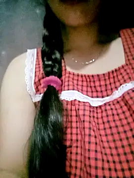Snapshot of Tuelam_xx chatting on October 2, 8:23 pm Tuelam xx online show from October 2, 8:23 pm