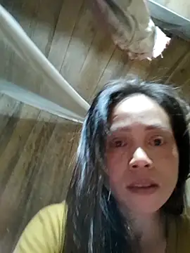 Snapshot of Tuyet_xx chatting on October 7, 5:25 pm Tuyet xx online show from October 7, 5:25 pm