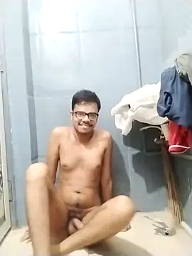 Snapshot of sexybobby13 chatting on October 18, 10:06 am sexybobby13 online show from October 18, 10:06 am