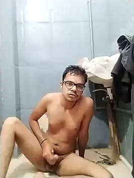 Snapshot of sexybobby13 chatting on October 11, 8:48 am sexybobby13 online show from October 11, 8:48 am