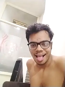 sexybobby13 online show from February 12, 8:25 am